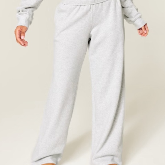 Hollister Light Gray Fleece Sweatpants | Good Used Condition - Picture 3 of 8